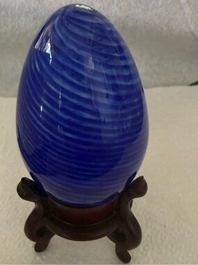 1989 Signed MSH Mt. Saint Helens Ash Blue Swirl Art Glass Egg Paperweight